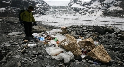 ▲네팔 안나프루나 보호구역에 관광객에 의해 버려진 쓰레기